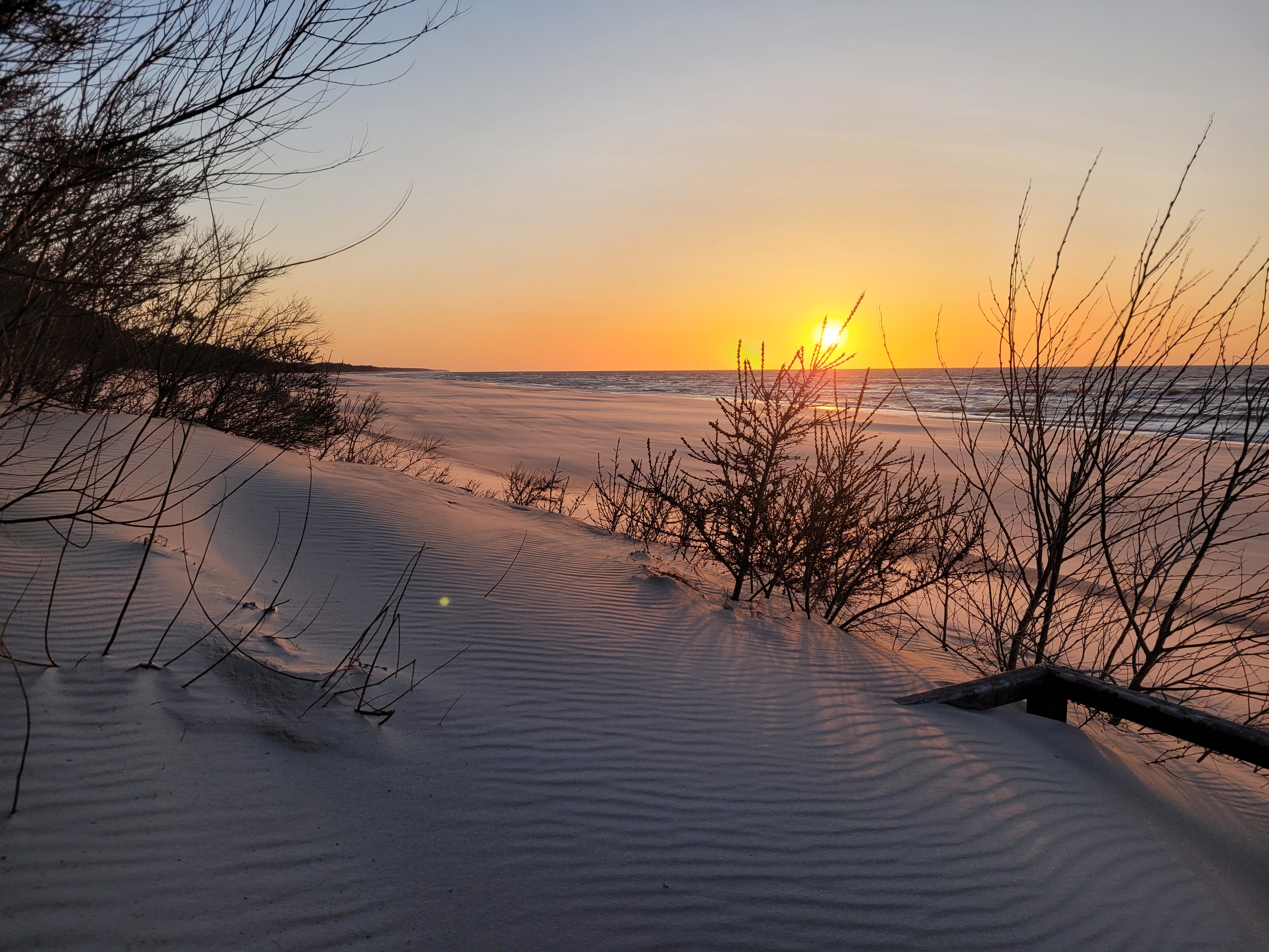 Zachód Słońca na plaży w Jastrzębiej Górze; Fot. Agnieszka Harasimowicz | IMGW-PIB