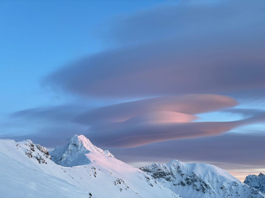 Widok z Kasprowego Wierchu, chmury Altocumulus Lenticularis, 17.12.2023 r., Fot. Justyna Żyszkowska-Rogus, IMGW-PIB