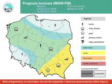 IMGW-PIB: Zmienna pogoda w weekend – opady deszczu, burze i porywisty wiatr, a potem lekkie ochłodzenie. 